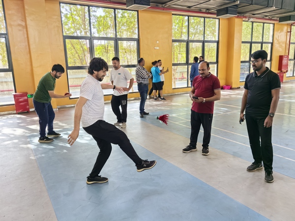 【新春走基層】熱熱鬧鬧過大年，海外堅(jiān)守迎新春