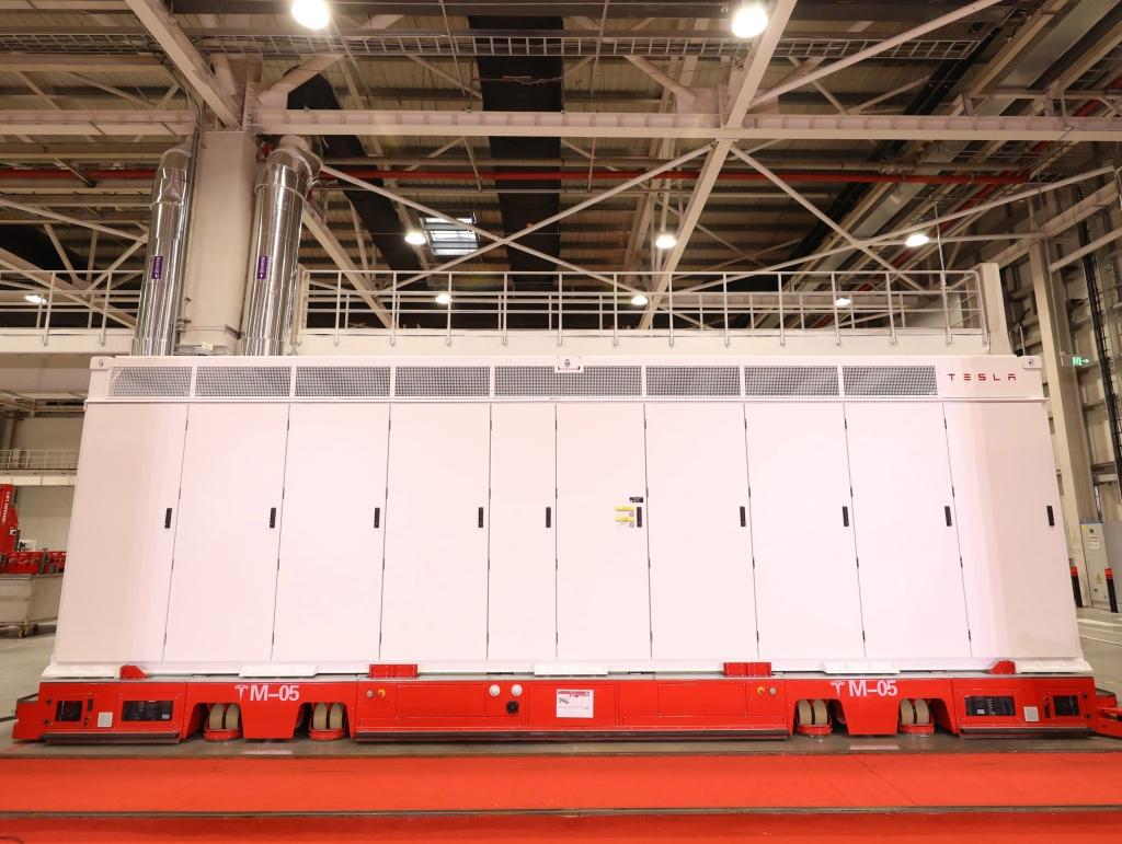 拿下全球電池儲能系統(tǒng)市場份額第一后，馬斯克再度來中國解產(chǎn)能之困