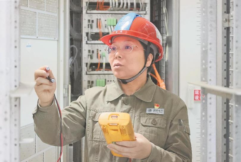 【國(guó)網(wǎng)特等勞?！奎S瑤玲：核心技術(shù)抓在手，國(guó)產(chǎn)化改造帶頭干