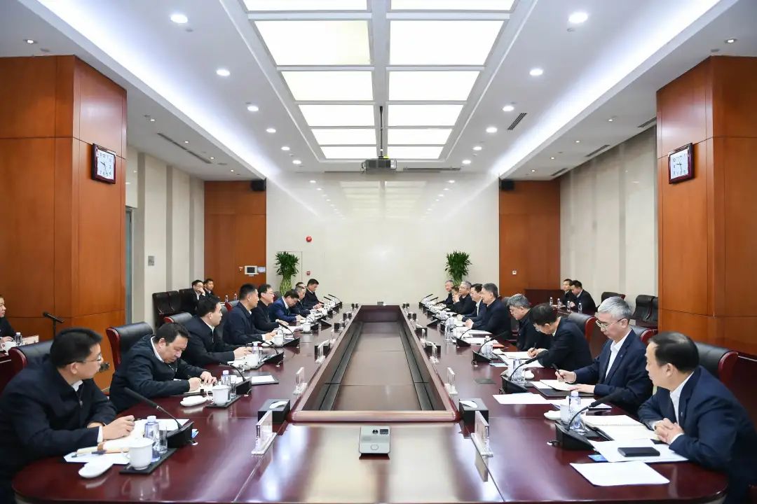 華能集團董事長、黨組書記溫樞剛會見中國安能董事長陳奕輝、總經(jīng)理周慶豐