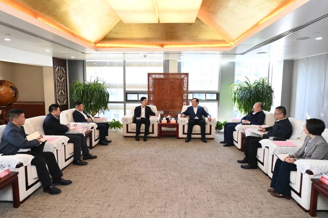 大唐國(guó)際黨委書記、董事長(zhǎng)李凱會(huì)見中建五局黨委書記、董事長(zhǎng)田衛(wèi)國(guó)