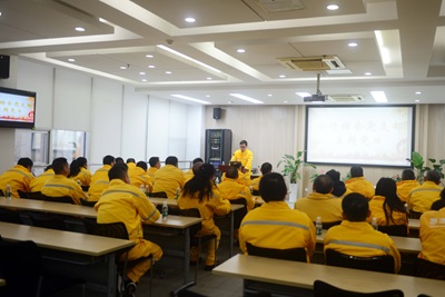 華潤南京公司檢修公司黨支部開展黨員大會、支委會以及3月份主題黨日活動