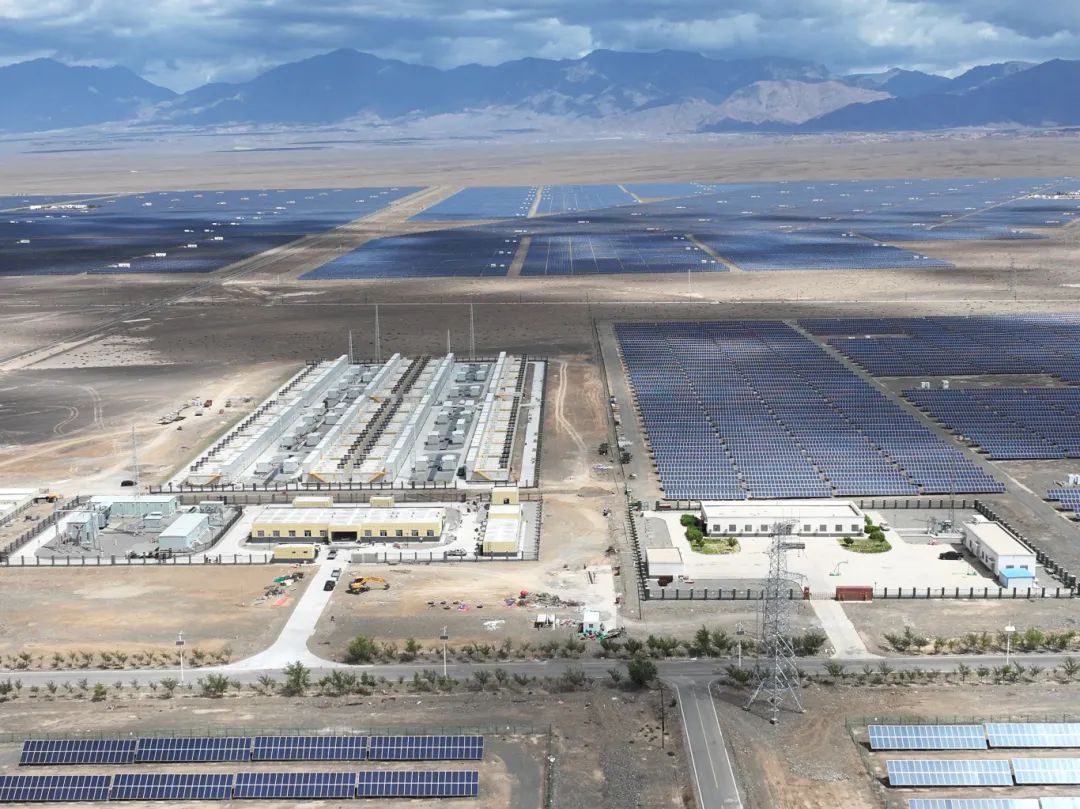 哈密石城子南“全釩液流”獨(dú)立儲(chǔ)能電站順利“