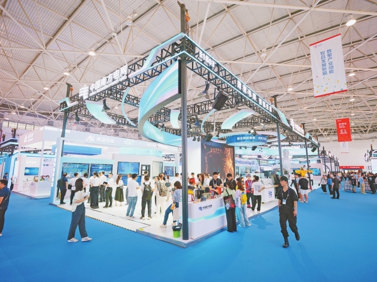 數(shù)聚電網(wǎng) 智賦生態(tài) 南方電網(wǎng)數(shù)字化創(chuàng)新成果于二〇二五數(shù)博會展出